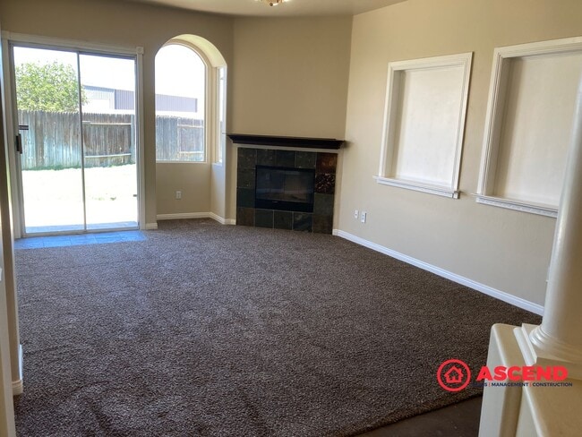 5305 Pine Grove Ct in Bakersfield, CA - Building Photo - Building Photo
