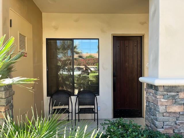 property at 50600 Santa Rosa Plz