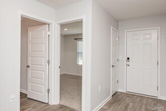 7486 Oak Lake Blvd in Bellview, FL - Building Photo - Building Photo