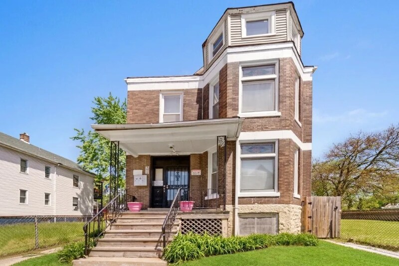3012 E 80th Pl in Chicago, IL - Building Photo