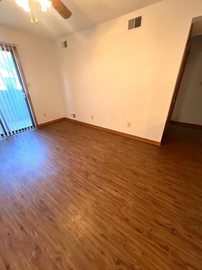 10207 E 63rd Ter, Unit C in Raytown, MO - Foto de edificio - Building Photo