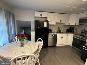 1054 Avenue B in Langhorne, PA - Building Photo - Building Photo