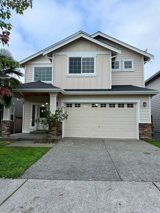 18418 42nd Ave SE in Bothell, WA - Building Photo
