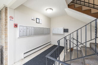 Campus East Apartments: Your Perfect Home in Minneapolis, MN - Foto de edificio - Lobby