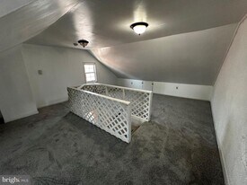 343 Lafayette St in Bristol, PA - Building Photo