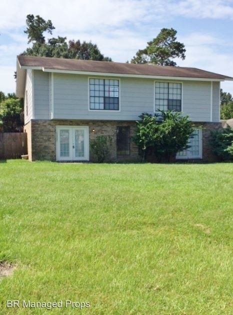 16082 Derby Ave in Baton Rouge, LA - Building Photo - Building Photo