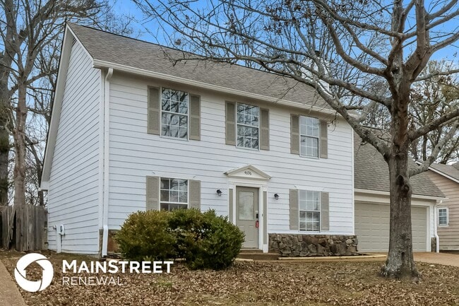 4696 Crestfield Rd in Millington, TN - Foto de edificio - Building Photo