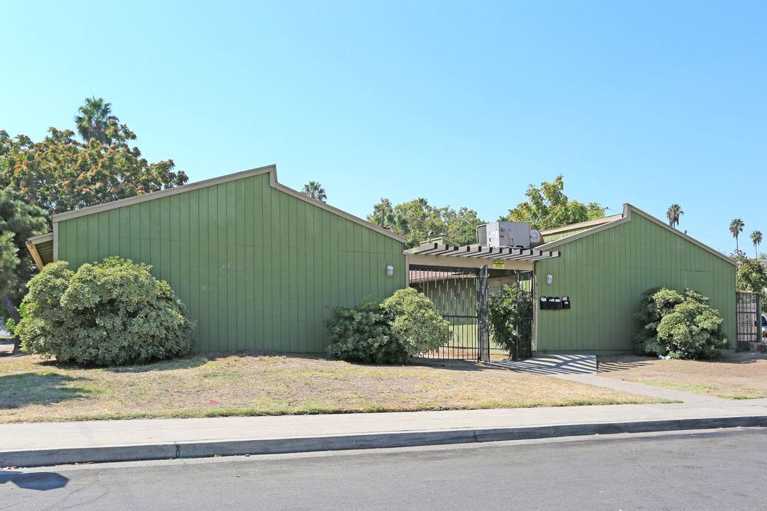 4166 E Verrue Ave in Fresno, CA - Building Photo