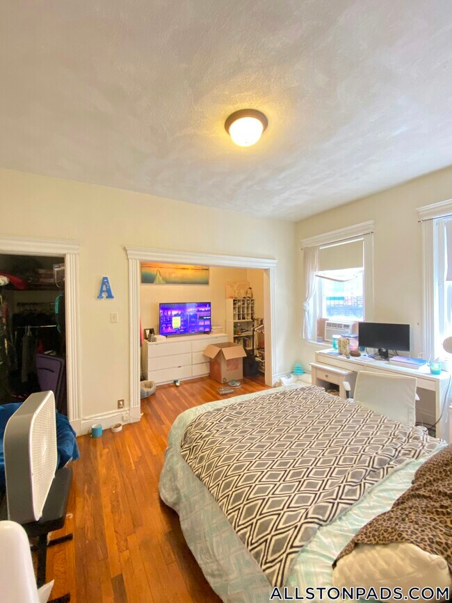 property at 5 Walbridge St