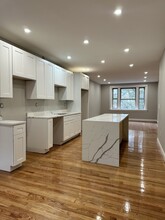 8 Kilsyth Rd, Unit 2 in Brookline, MA - Building Photo - Building Photo