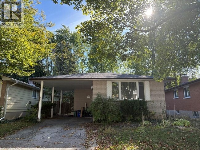 property at 551 Fallingbrook Dr