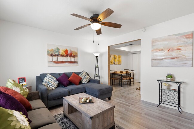 8066 E Oak St in Scottsdale, AZ - Building Photo - Building Photo