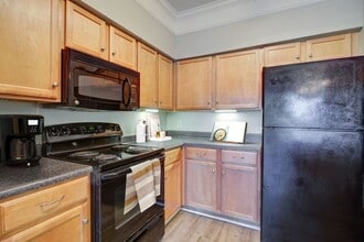 Carrington at Champion Forest Apartments in Houston, TX - Foto de edificio - Building Photo