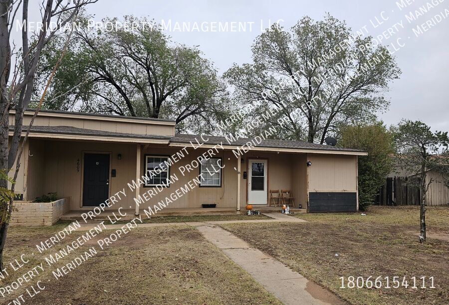 4609 Belton Ave-Unit -b in Lubbock, TX - Foto de edificio