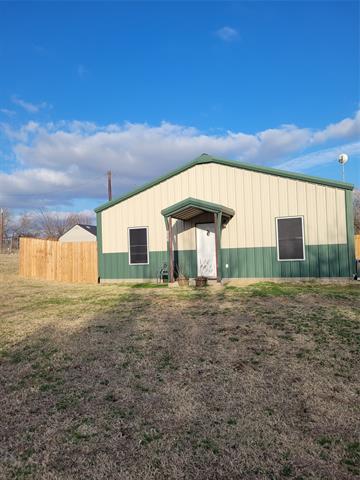 1583 CR-4757 in Boyd, TX - Building Photo