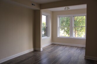 3316 W Hutchinson St, Unit 3 in Chicago, IL - Building Photo - Building Photo