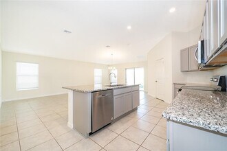 9121 Oscraft Dr in Davenport, FL - Building Photo - Building Photo