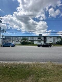 6780 SW 44th St in Miami, FL - Building Photo
