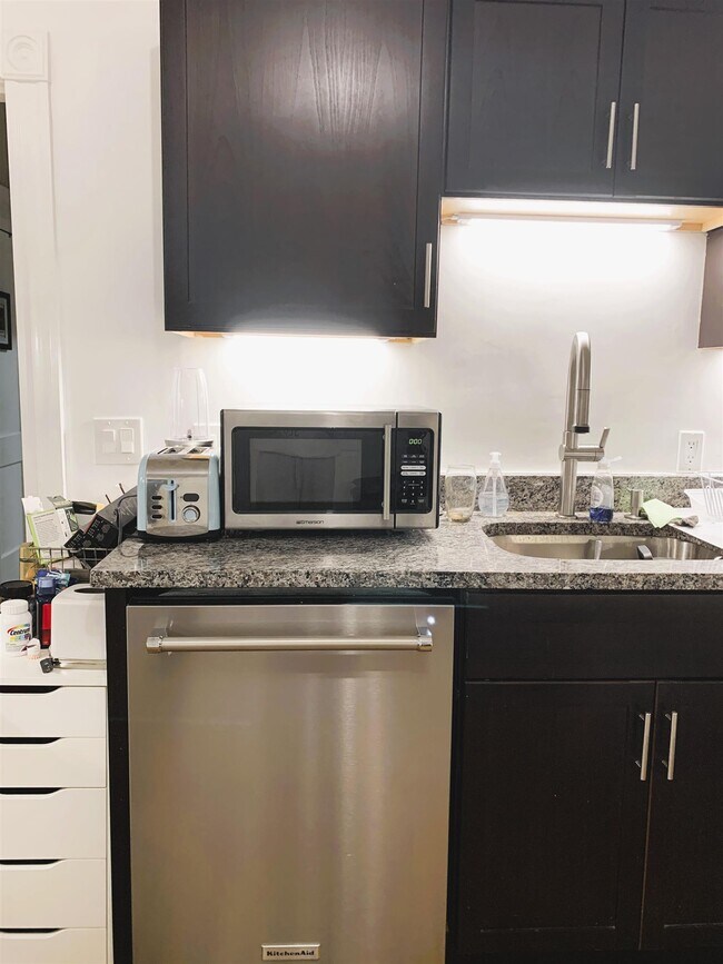 23 Harold St, Unit 1 in Somerville, MA - Building Photo - Building Photo