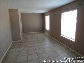 9715 Nona Kay Dr in San Antonio, TX - Building Photo - Building Photo