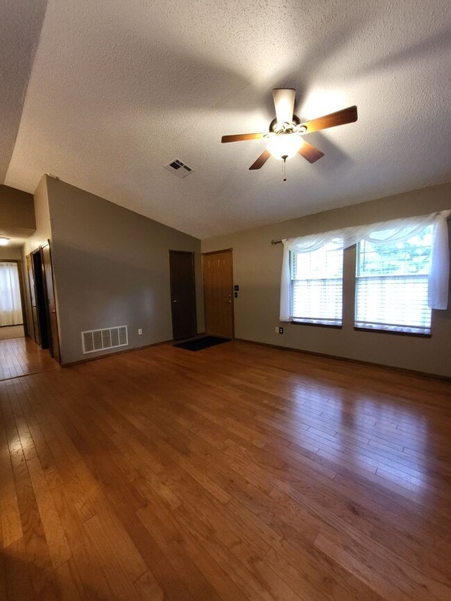 820 Coopers Hawk Dr in Norman, OK - Building Photo - Building Photo