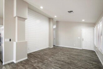 4623 E Desert Wind Dr. in Phoenix, AZ - Building Photo - Building Photo