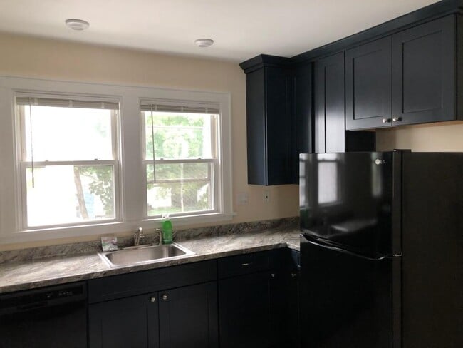 15 Edison Ave, Unit Apt 3 Fl 2