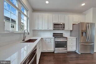 2732 Wessex Cir in Severn, MD - Building Photo