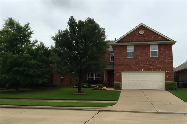 property at 2915 Holly Ln