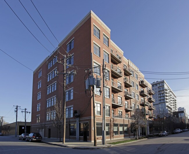 950 W Huron St in Chicago, IL - Building Photo - Interior Photo