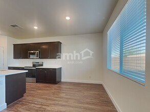 6138 Theodore St in North Las Vegas, NV - Foto de edificio - Building Photo