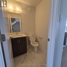 102 Ploughshare Rd in Ottawa, ON - Building Photo - Building Photo