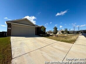 8127 Glasgow Dr in San Antonio, TX - Building Photo - Building Photo