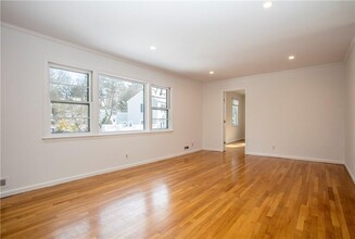 2C Shadow Ln in Larchmont, NY - Building Photo - Building Photo