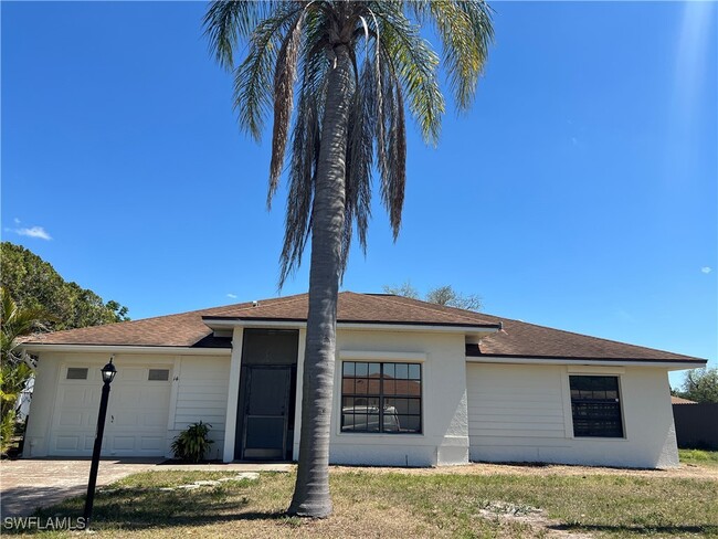 14 Lorelei Ave in Lehigh Acres, FL - Building Photo - Building Photo