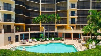 5706 Cape Harbour Dr in Cape Coral, FL - Building Photo