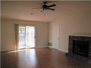 42 Abbey Rd in Crestview, FL - Building Photo - Building Photo