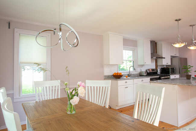 50 Farnum Rd in Salisbury, CT - Building Photo - Building Photo