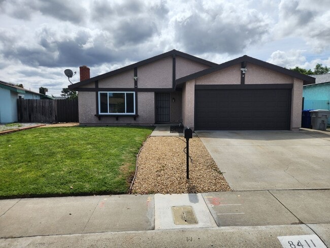 8411 Menkar Rd in San Diego, CA - Building Photo - Building Photo