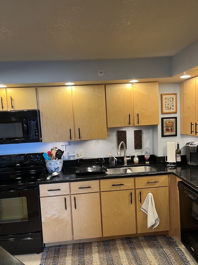 property at 400 E Colonial Dr