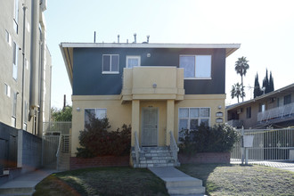 15110-15112 Dickens St in Sherman Oaks, CA - Building Photo - Building Photo