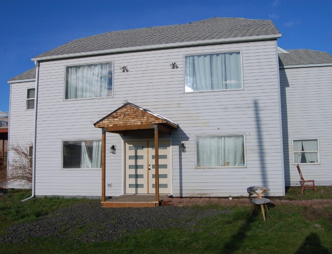 1442 Old Thornton Hwy in Rosalia, WA - Foto de edificio - Building Photo