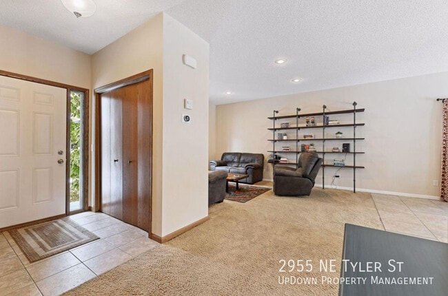 2955 NE Tyler St in Minneapolis, MN - Building Photo - Building Photo