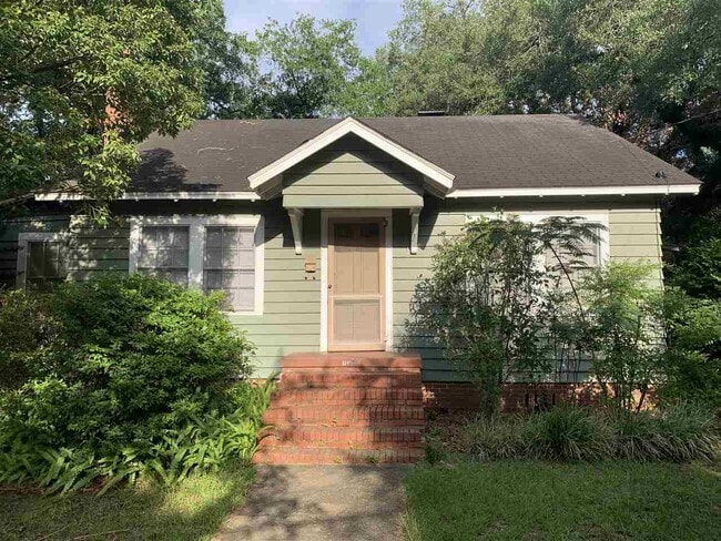 property at 1226 N Duval St