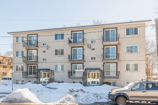356 D'argenteuil Rue in Laval, QC - Building Photo