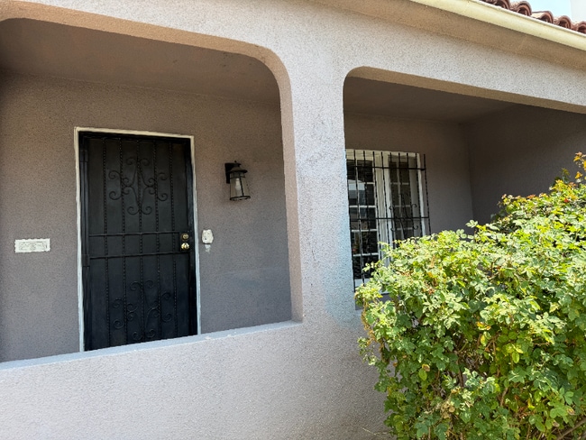 1850 S Curson Ave