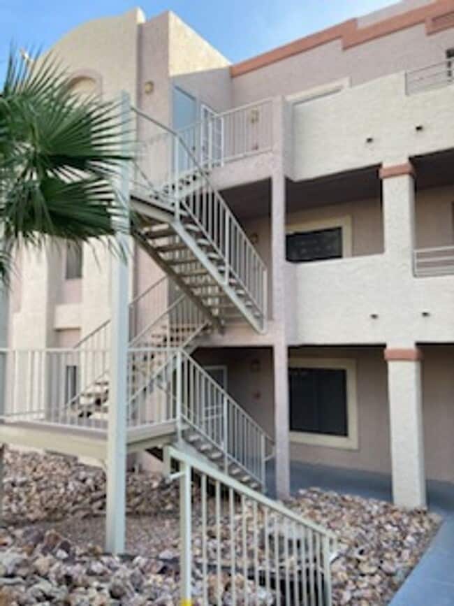property at 2028 Mesquite Ln