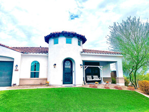 4254 E Valencia Dr in Phoenix, AZ - Building Photo - Building Photo