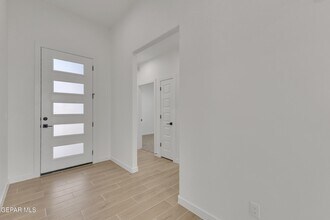 12716 Middlesbrough Ave in Horizon City, TX - Foto de edificio - Building Photo