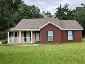 3276 Pilgrim St in Montgomery, AL - Building Photo